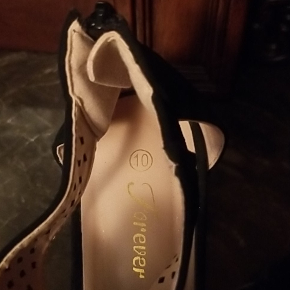 Heels - Picture 5 of 5